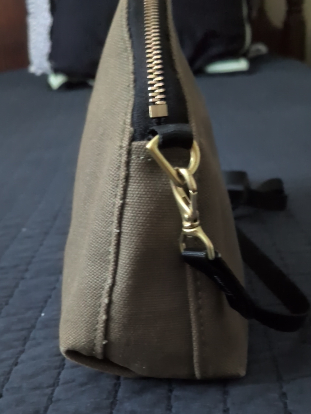 R. Riveter Canvas Hopper Crossbody Bag - Picture 6 of 8